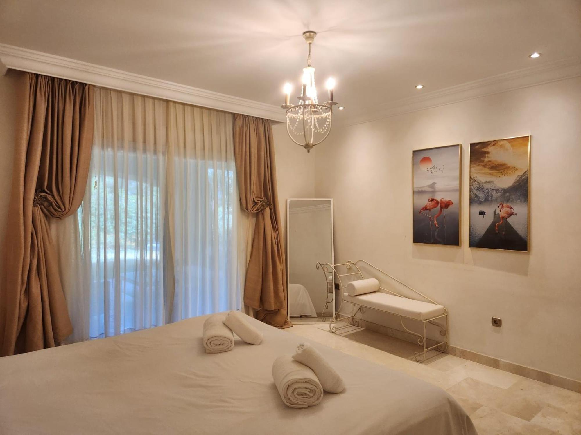 Luxury 2 Bedroom Apartment, Sierra Blanca, Appartamento