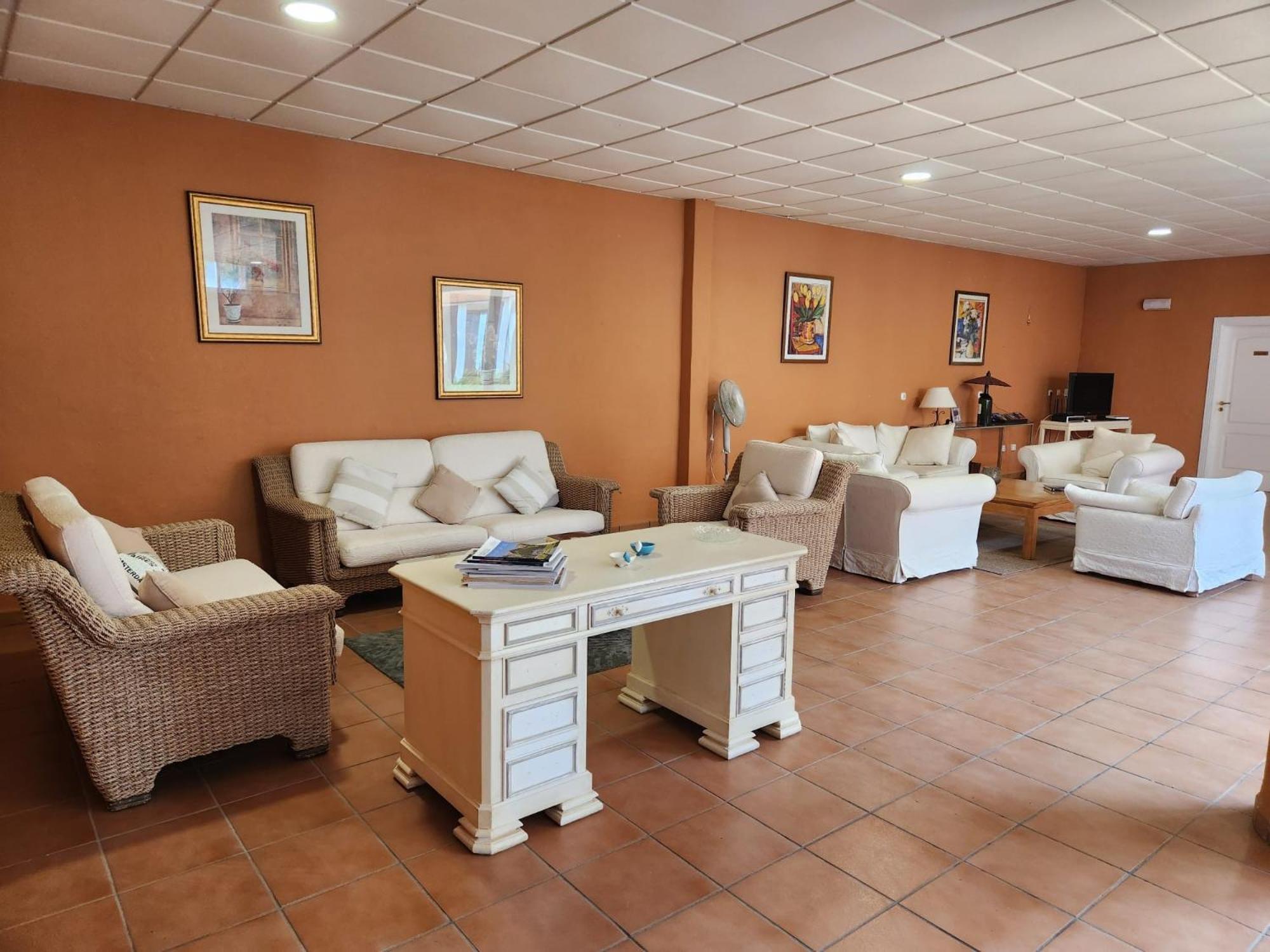 Luxury 2 Bedroom Apartment, Sierra Blanca, *