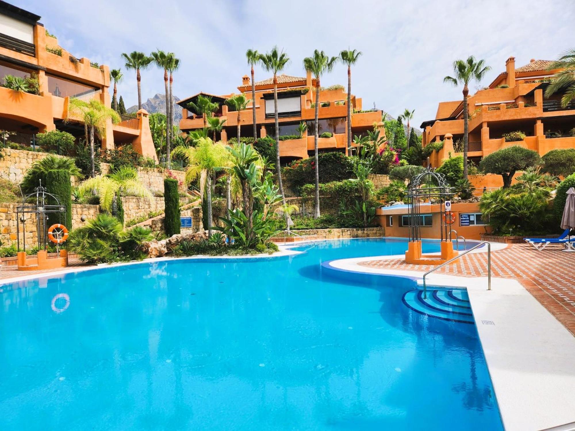 Luxury 2 Bedroom Apartment, Sierra Blanca, * Marbella