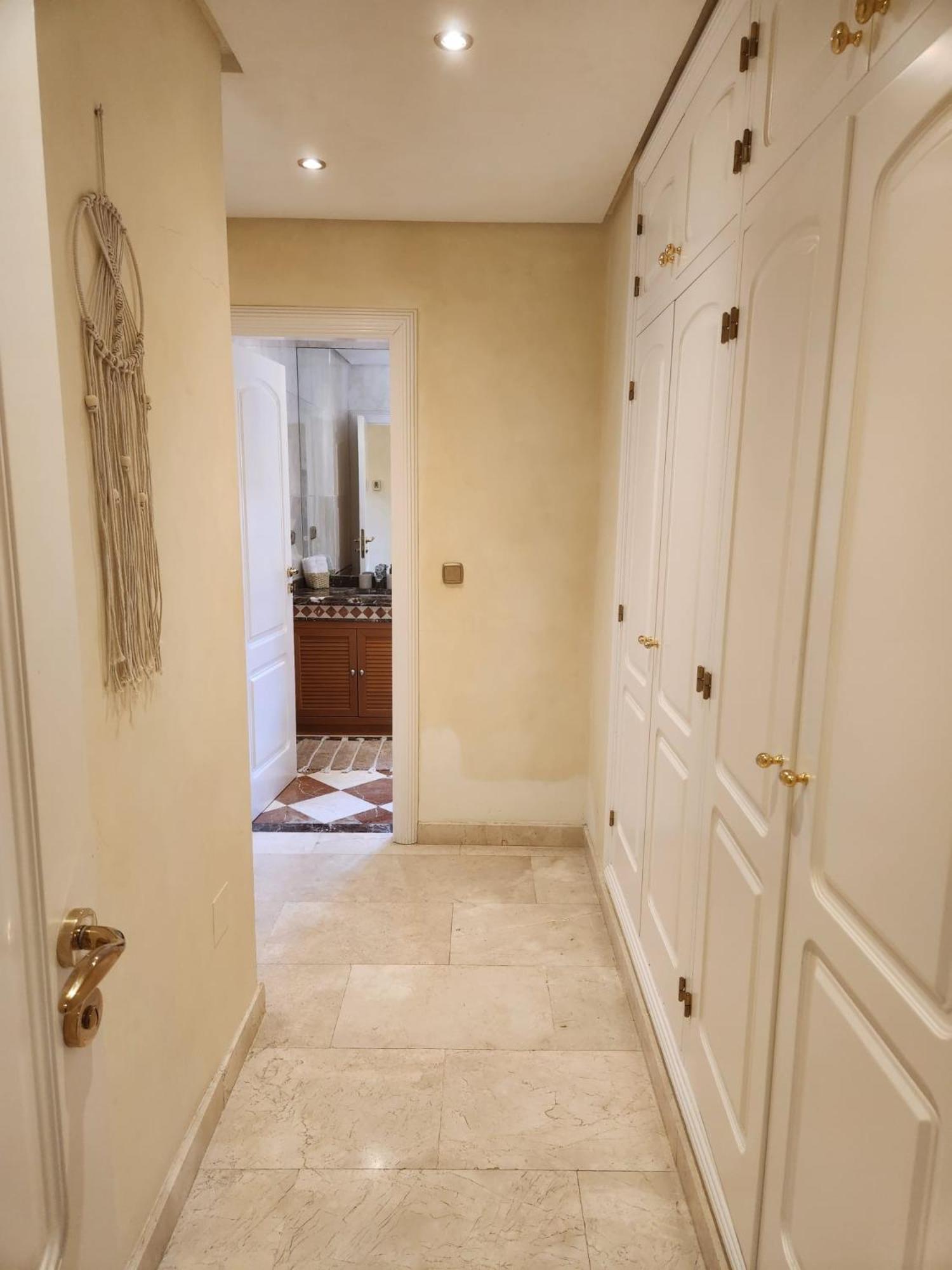 Apartment Luxury 2 Bedroom Apartment, Sierra Blanca, *