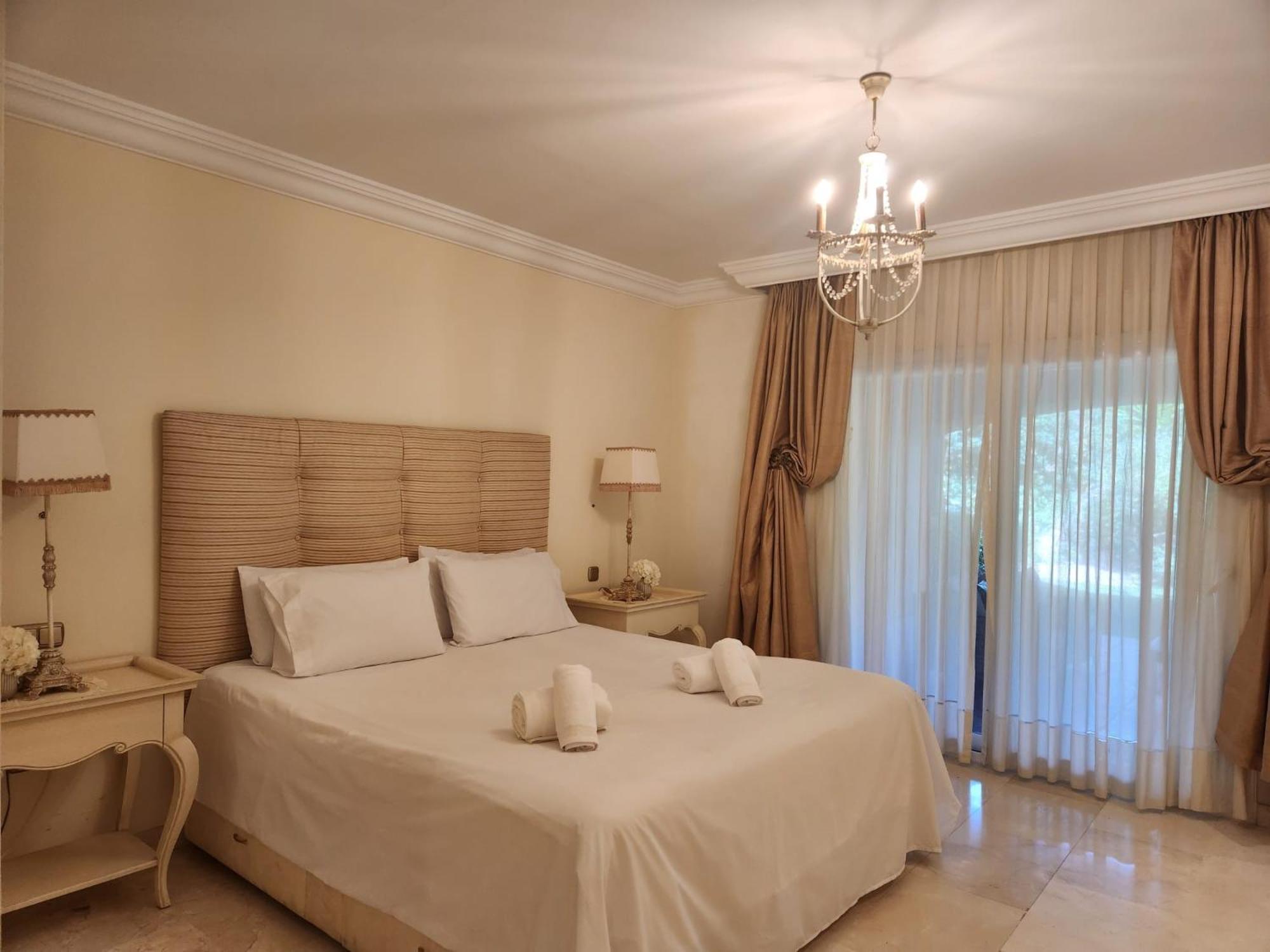 Luxury 2 Bedroom Apartment, Sierra Blanca, *