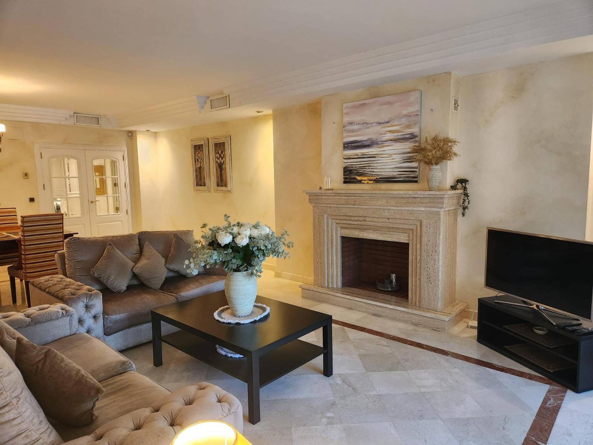 Luxury 2 Bedroom Apartment, Sierra Blanca,