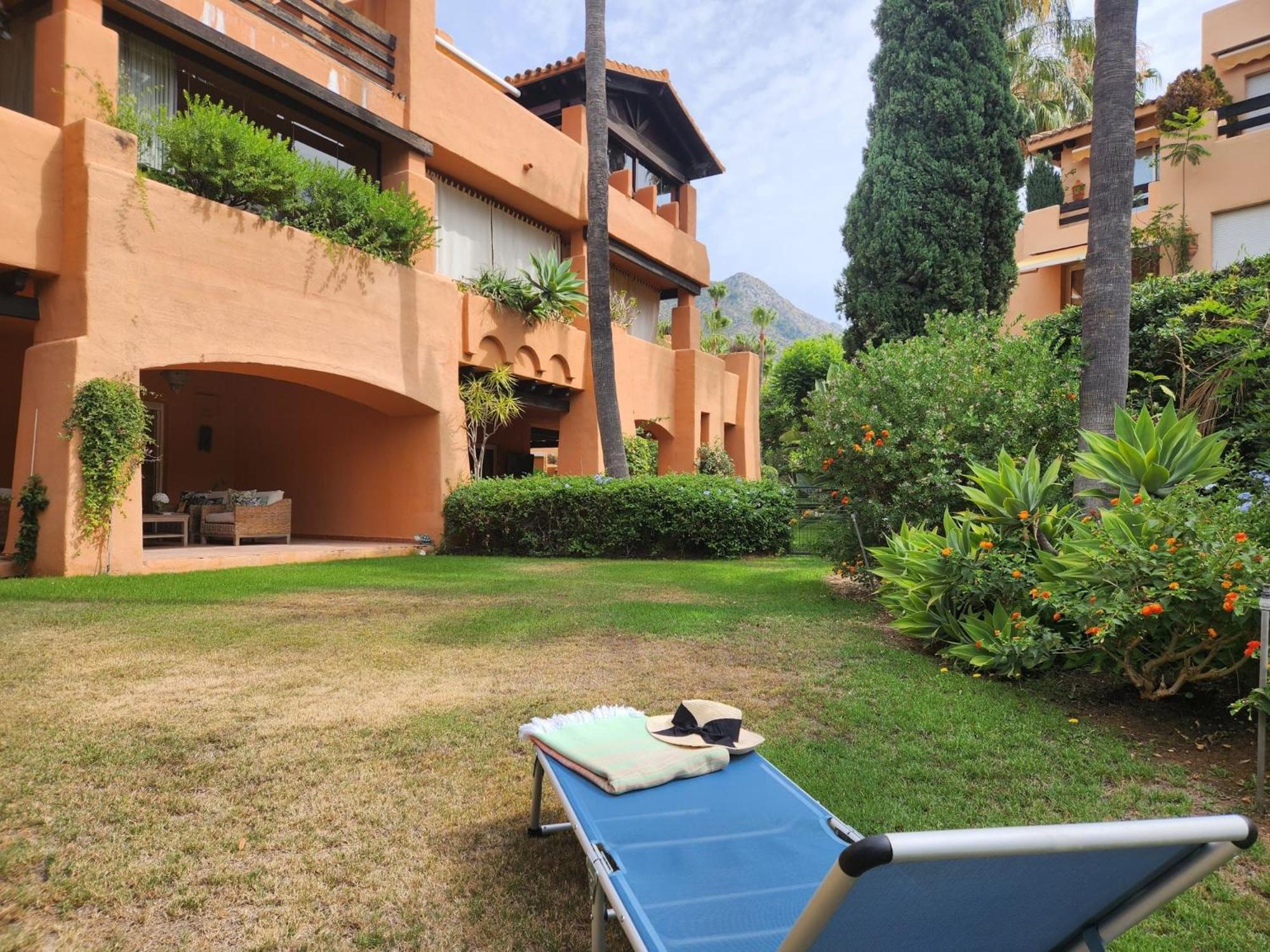 Apartment Luxury 2 Bedroom Apartment, Sierra Blanca,